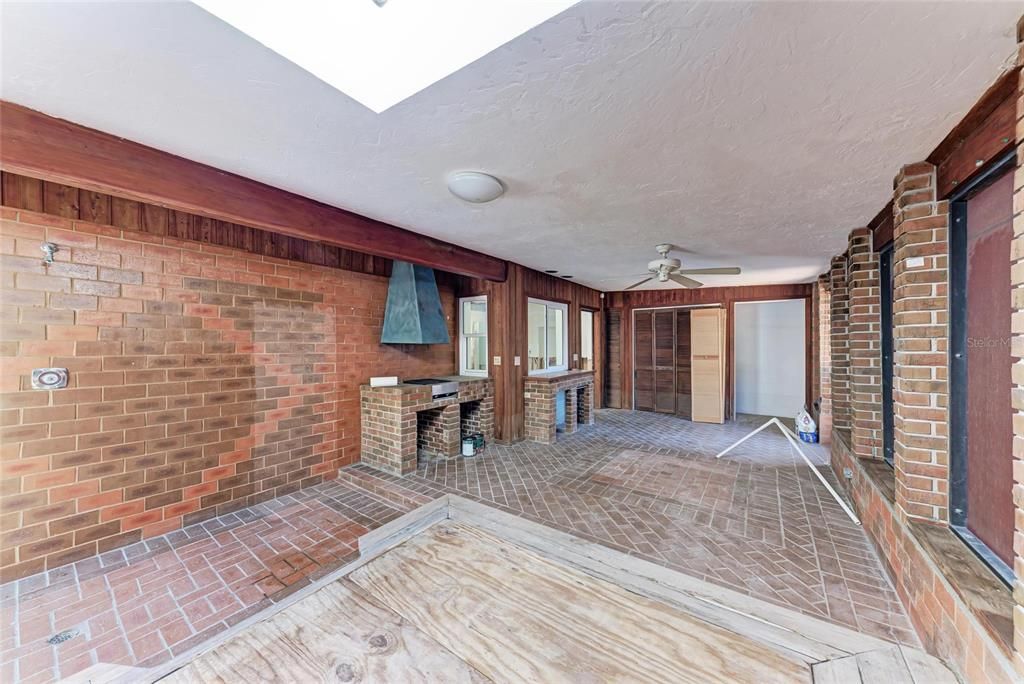 Activo con contrato: $895,000 (3 camas, 2 baños, 1020 Pies cuadrados)