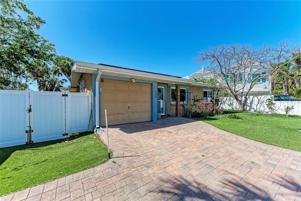 Activo con contrato: $895,000 (3 camas, 2 baños, 1020 Pies cuadrados)