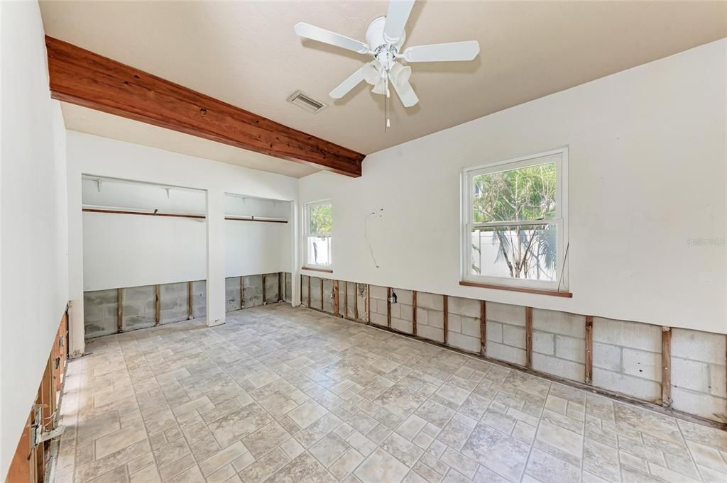 Activo con contrato: $895,000 (3 camas, 2 baños, 1020 Pies cuadrados)