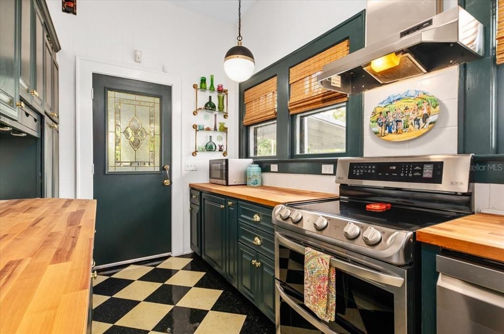 For Sale: $1,249,500 (3 beds, 3 baths, 3364 Square Feet)