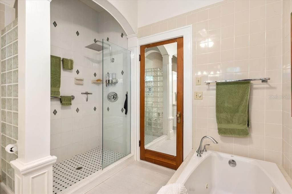 For Sale: $1,249,500 (3 beds, 3 baths, 3364 Square Feet)