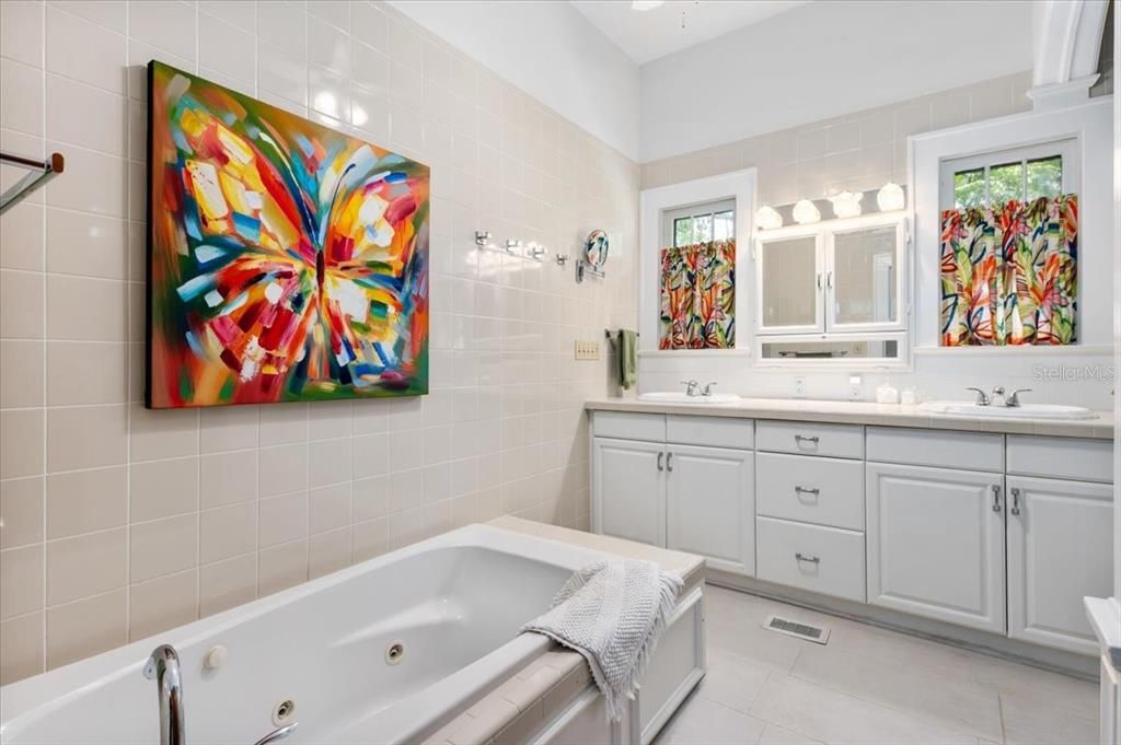 For Sale: $1,249,500 (3 beds, 3 baths, 3364 Square Feet)