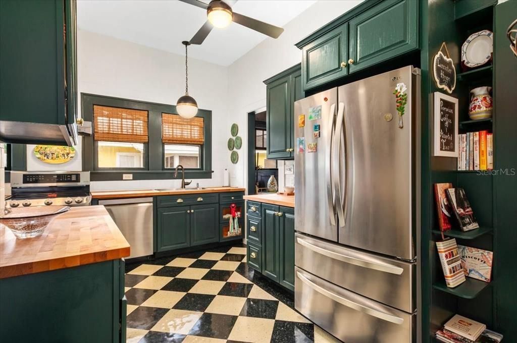 For Sale: $1,249,500 (3 beds, 3 baths, 3364 Square Feet)