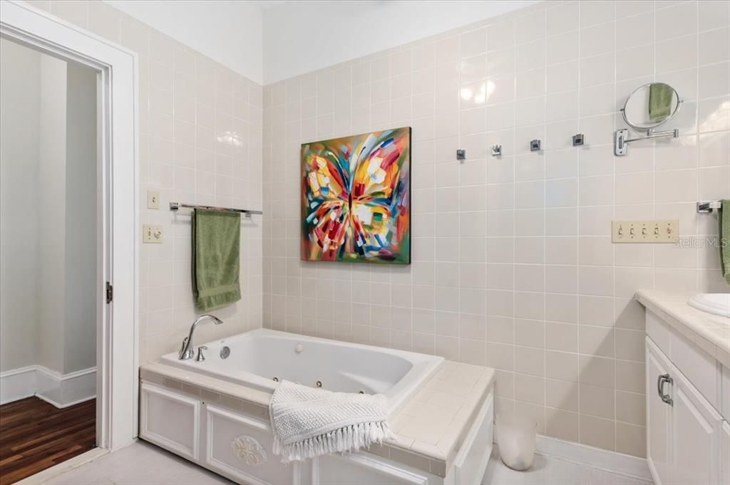 For Sale: $1,249,500 (3 beds, 3 baths, 3364 Square Feet)