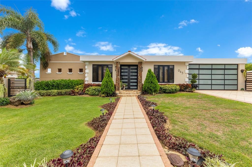 Recently Rented: $5,500 (4 beds, 3 baths, 2520 Square Feet)