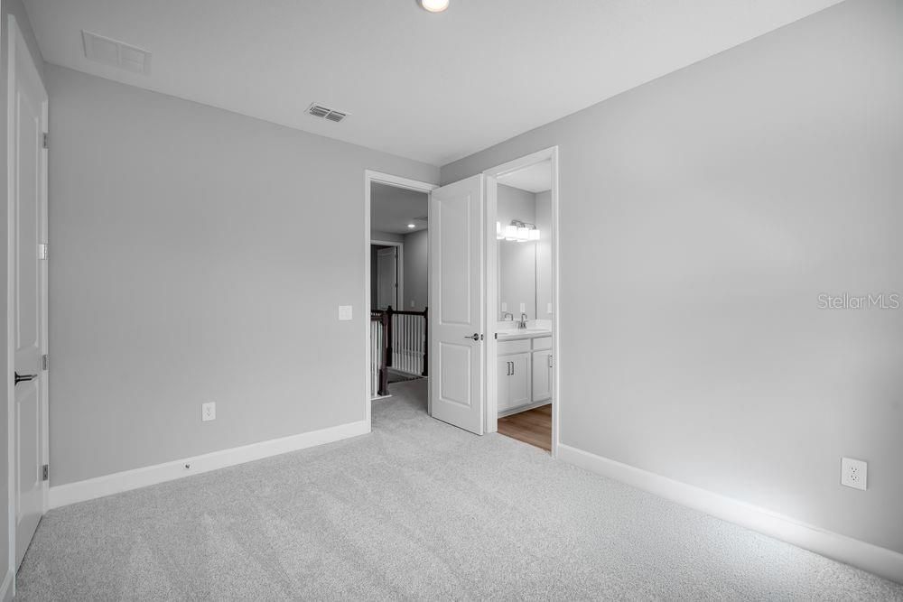 Под контрактом: $565,999 (5 спален, 4 ванн, 3422 Квадратных фут)