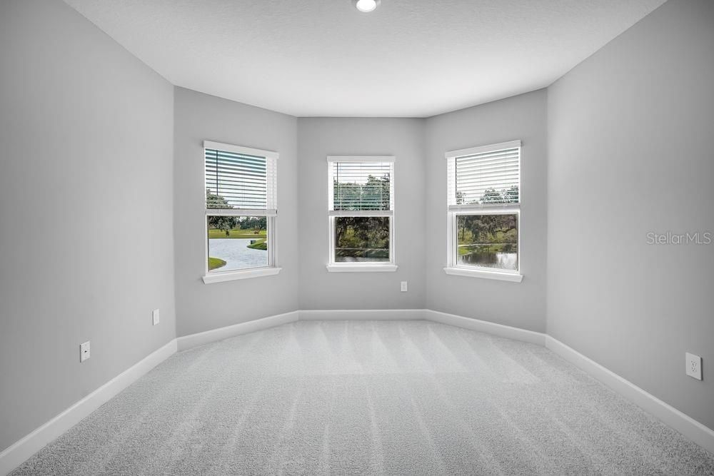 Под контрактом: $565,999 (5 спален, 4 ванн, 3422 Квадратных фут)