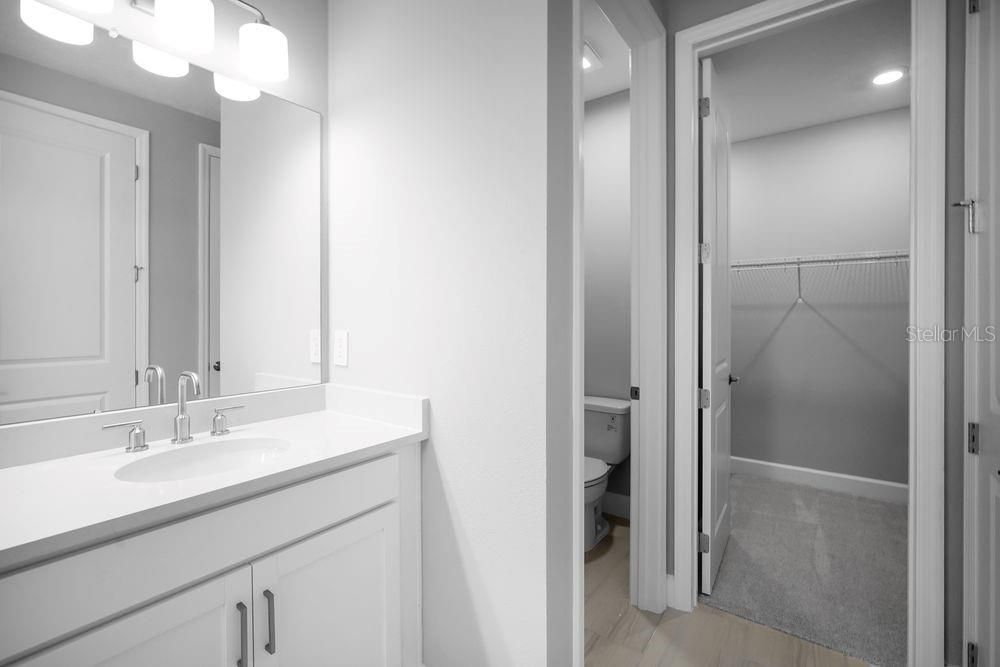 Под контрактом: $565,999 (5 спален, 4 ванн, 3422 Квадратных фут)