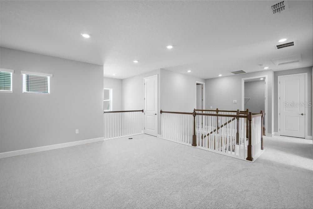 Под контрактом: $565,999 (5 спален, 4 ванн, 3422 Квадратных фут)