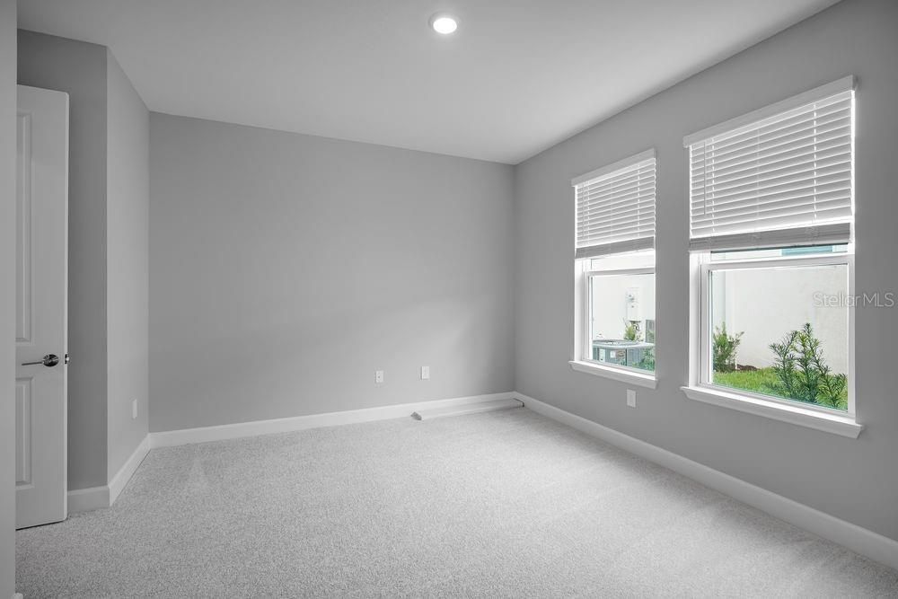 Под контрактом: $565,999 (5 спален, 4 ванн, 3422 Квадратных фут)