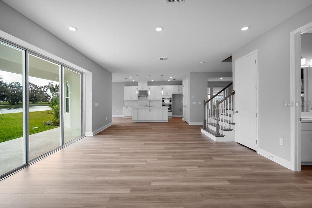 Под контрактом: $565,999 (5 спален, 4 ванн, 3422 Квадратных фут)