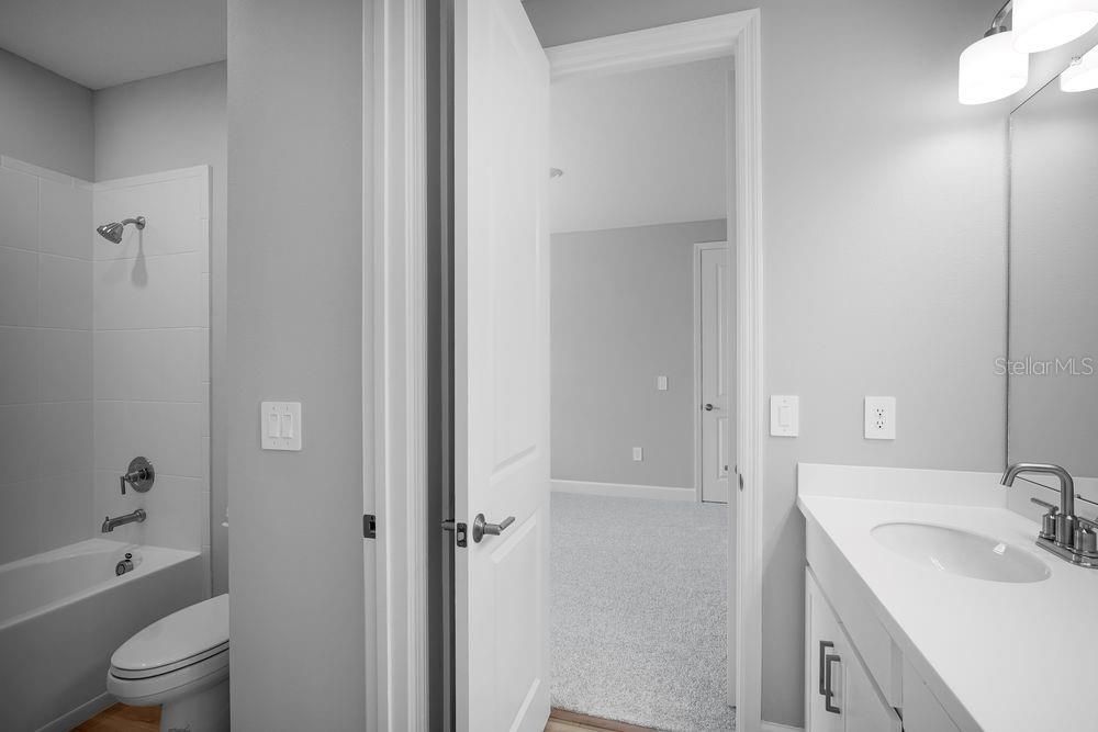 Под контрактом: $565,999 (5 спален, 4 ванн, 3422 Квадратных фут)