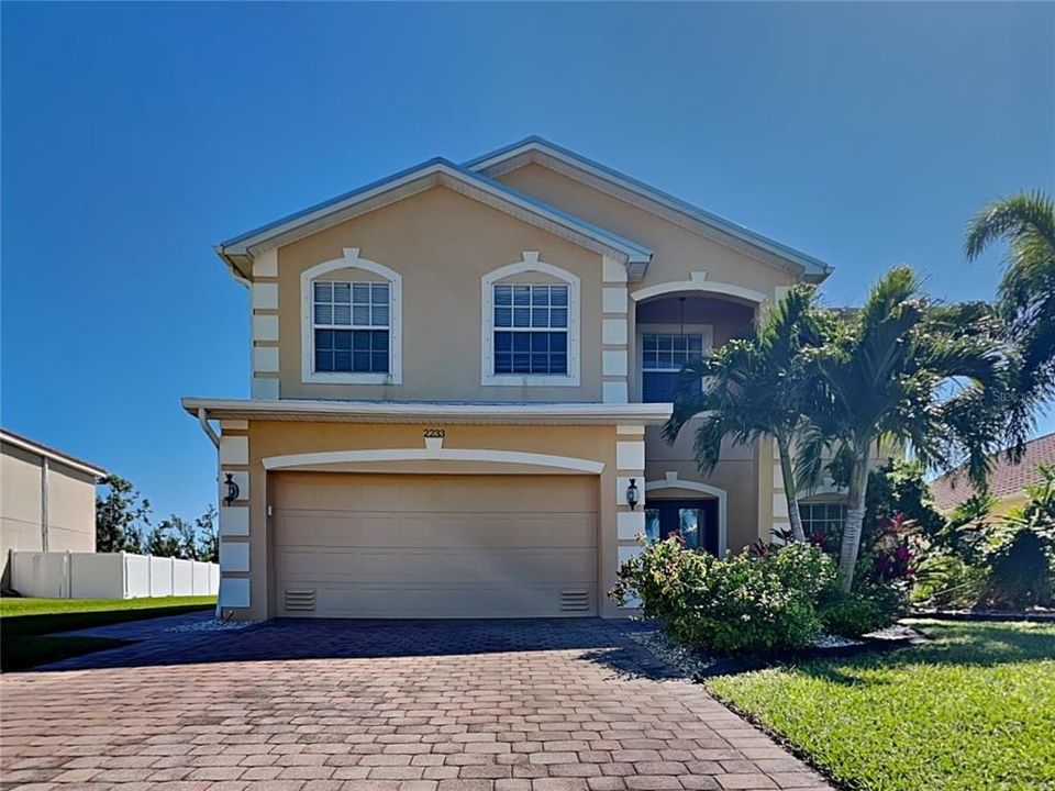 Recently Rented: $2,850 (3 beds, 2 baths, 2532 Square Feet)