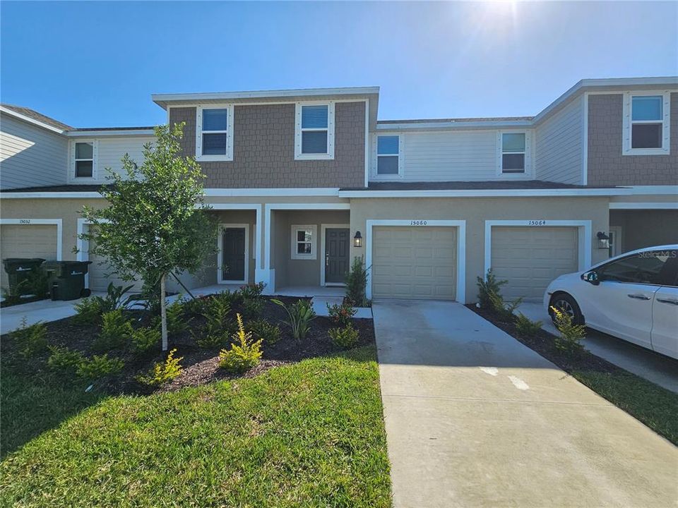 Recently Rented: $2,100 (3 beds, 2 baths, 1373 Square Feet)