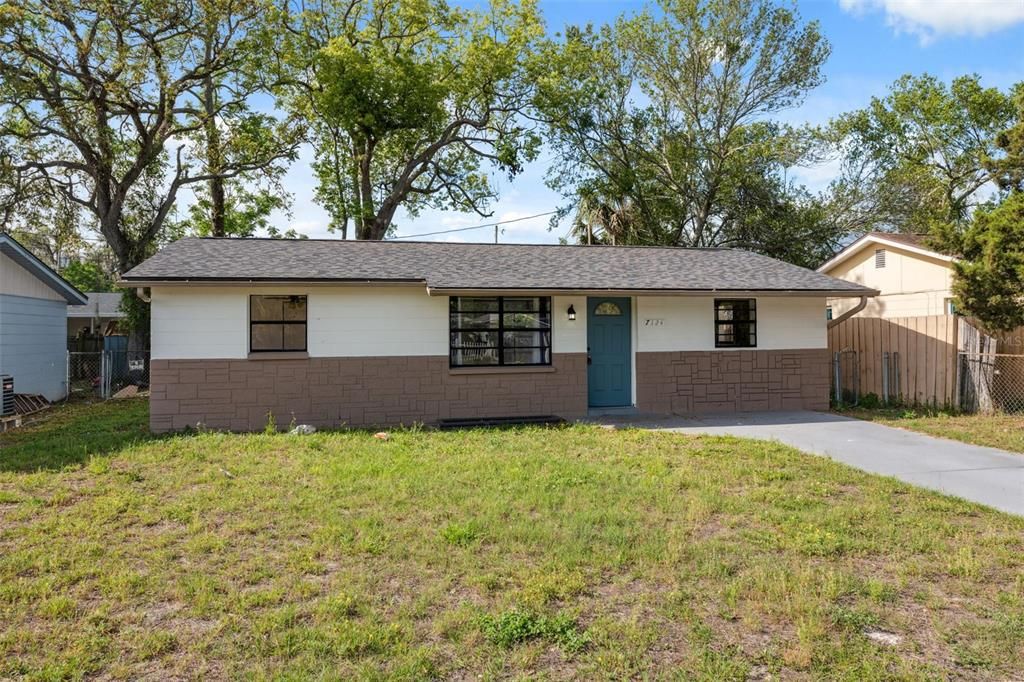 Recently Rented: $1,600 (3 beds, 1 baths, 1000 Square Feet)