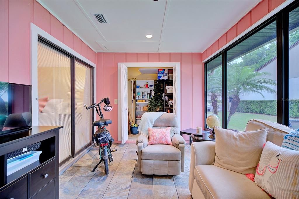 For Sale: $198,900 (2 beds, 2 baths, 1605 Square Feet)