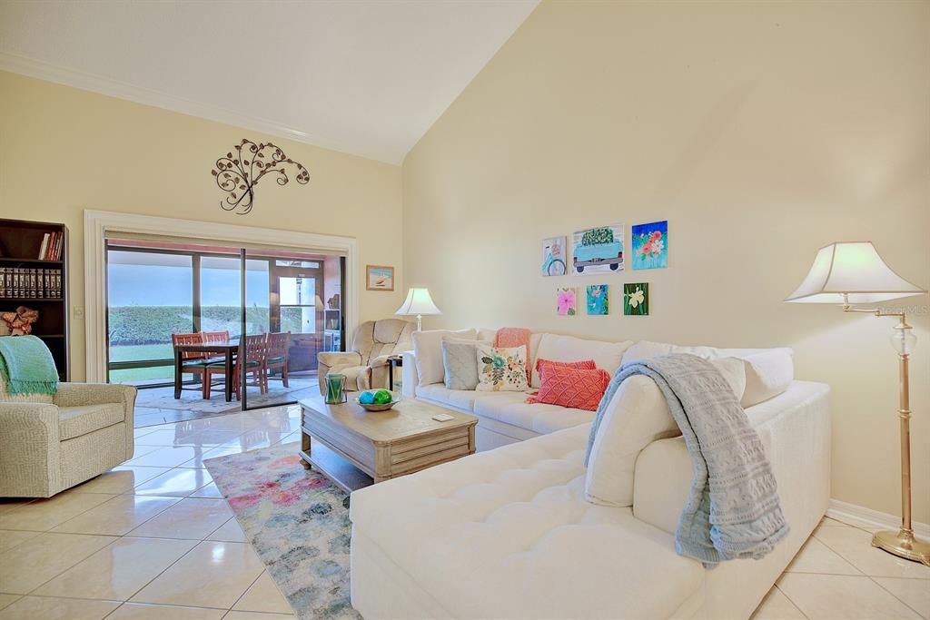 For Sale: $198,900 (2 beds, 2 baths, 1605 Square Feet)