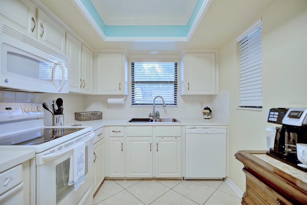 For Sale: $198,900 (2 beds, 2 baths, 1605 Square Feet)