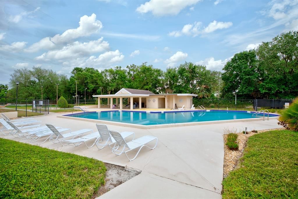 For Sale: $198,900 (2 beds, 2 baths, 1605 Square Feet)