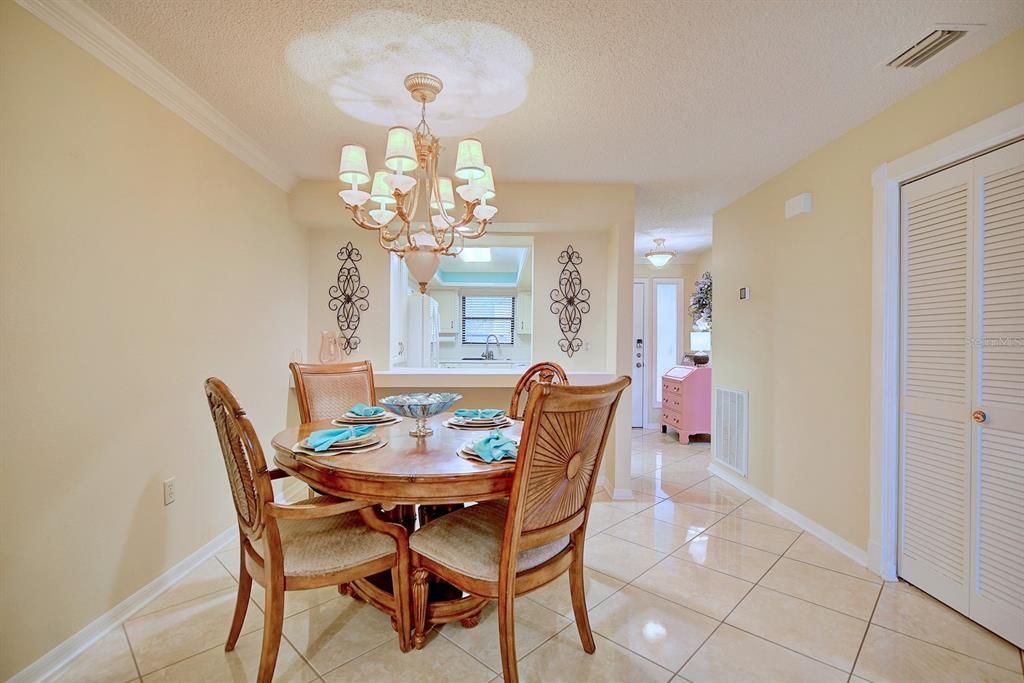 For Sale: $198,900 (2 beds, 2 baths, 1605 Square Feet)