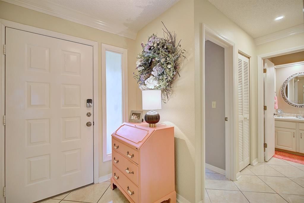 For Sale: $198,900 (2 beds, 2 baths, 1605 Square Feet)