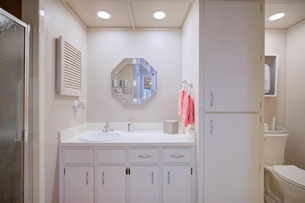 For Sale: $198,900 (2 beds, 2 baths, 1605 Square Feet)