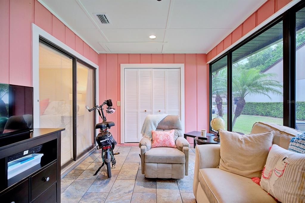 For Sale: $198,900 (2 beds, 2 baths, 1605 Square Feet)