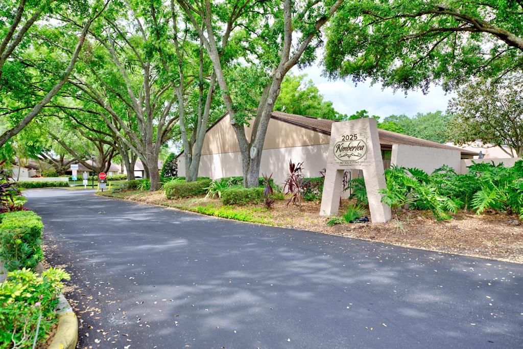 For Sale: $198,900 (2 beds, 2 baths, 1605 Square Feet)