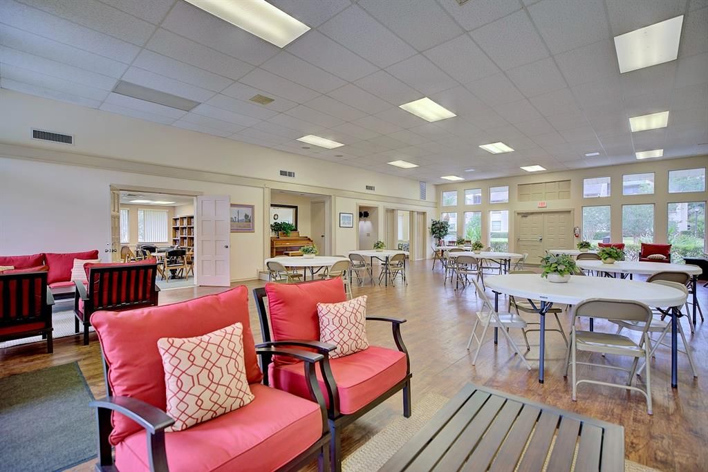 For Sale: $198,900 (2 beds, 2 baths, 1605 Square Feet)