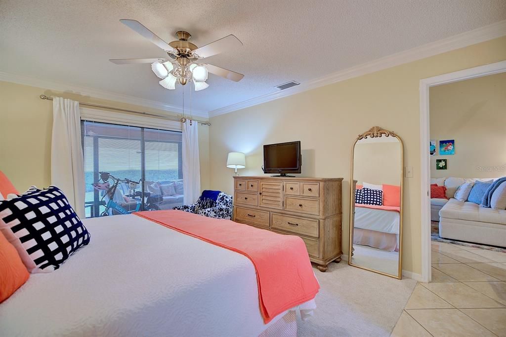 For Sale: $198,900 (2 beds, 2 baths, 1605 Square Feet)