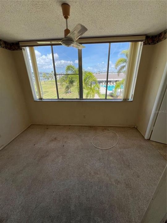 Activo con contrato: $82,000 (2 camas, 2 baños, 1035 Pies cuadrados)