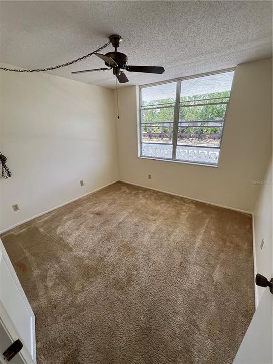 Activo con contrato: $82,000 (2 camas, 2 baños, 1035 Pies cuadrados)