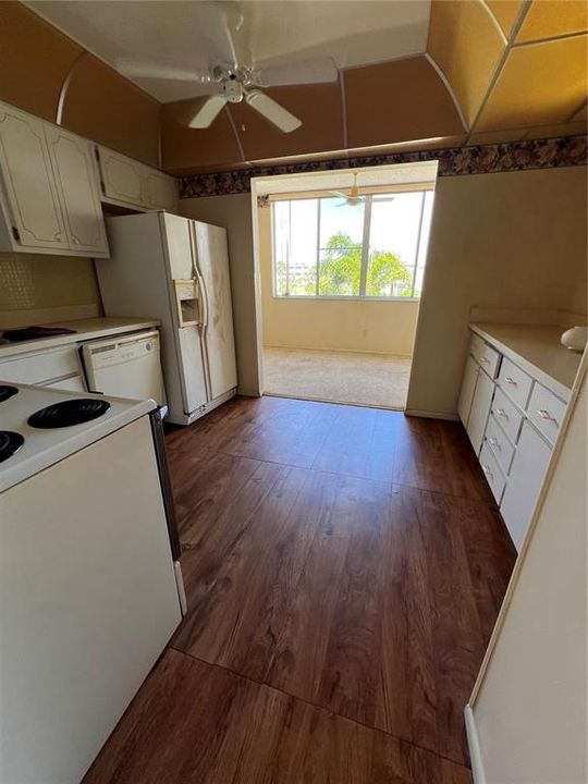 Activo con contrato: $82,000 (2 camas, 2 baños, 1035 Pies cuadrados)