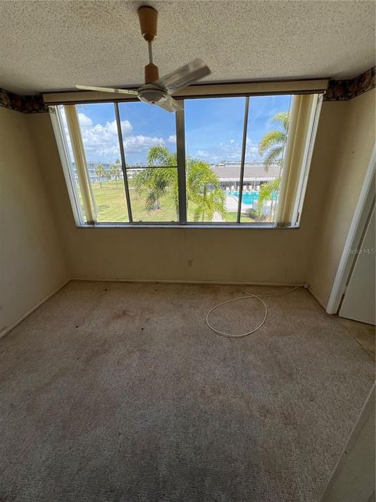 Activo con contrato: $82,000 (2 camas, 2 baños, 1035 Pies cuadrados)