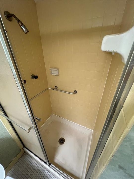 Activo con contrato: $82,000 (2 camas, 2 baños, 1035 Pies cuadrados)