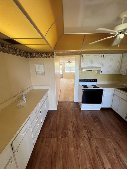 Activo con contrato: $82,000 (2 camas, 2 baños, 1035 Pies cuadrados)