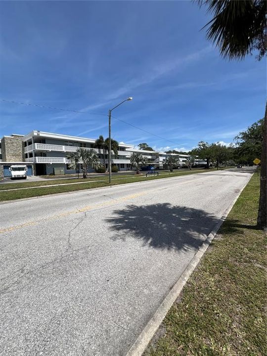 Activo con contrato: $82,000 (2 camas, 2 baños, 1035 Pies cuadrados)