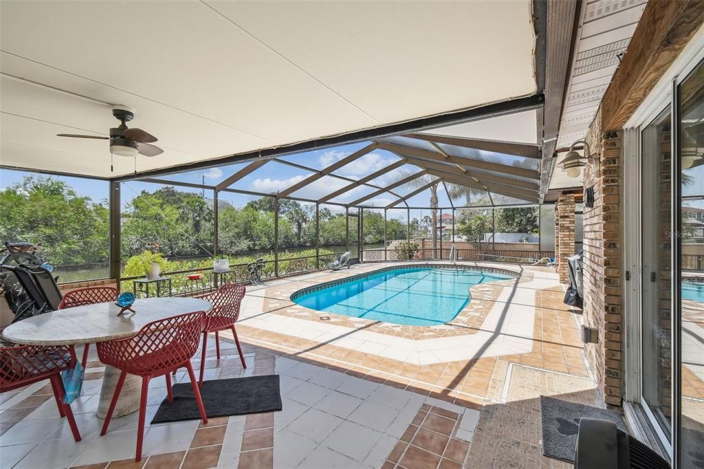 For Sale: $549,500 (2 beds, 2 baths, 1895 Square Feet)