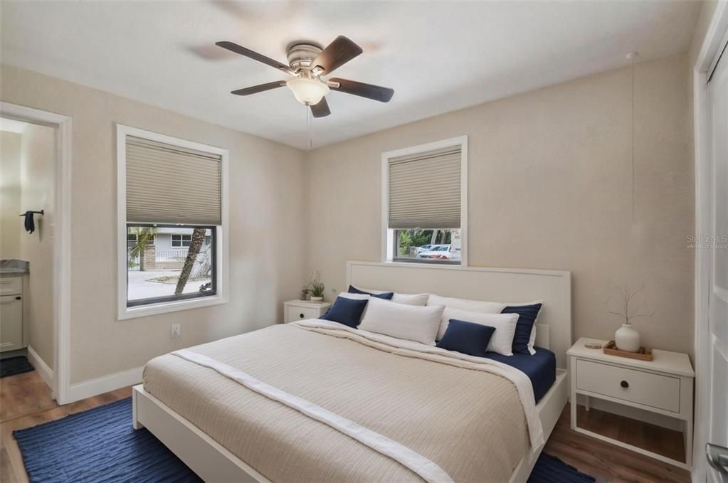 For Sale: $549,500 (2 beds, 2 baths, 1895 Square Feet)