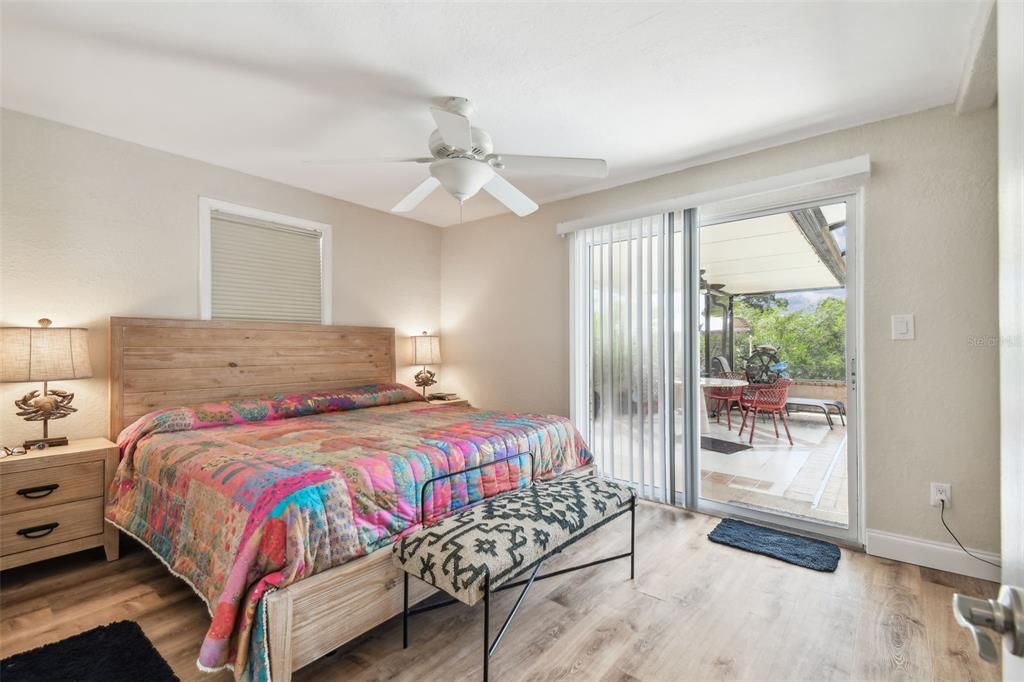 For Sale: $549,500 (2 beds, 2 baths, 1895 Square Feet)