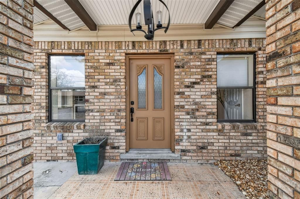 For Sale: $549,500 (2 beds, 2 baths, 1895 Square Feet)