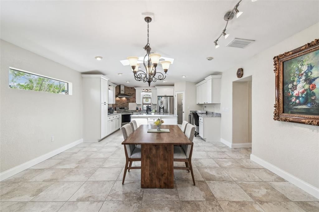 For Sale: $549,500 (2 beds, 2 baths, 1895 Square Feet)