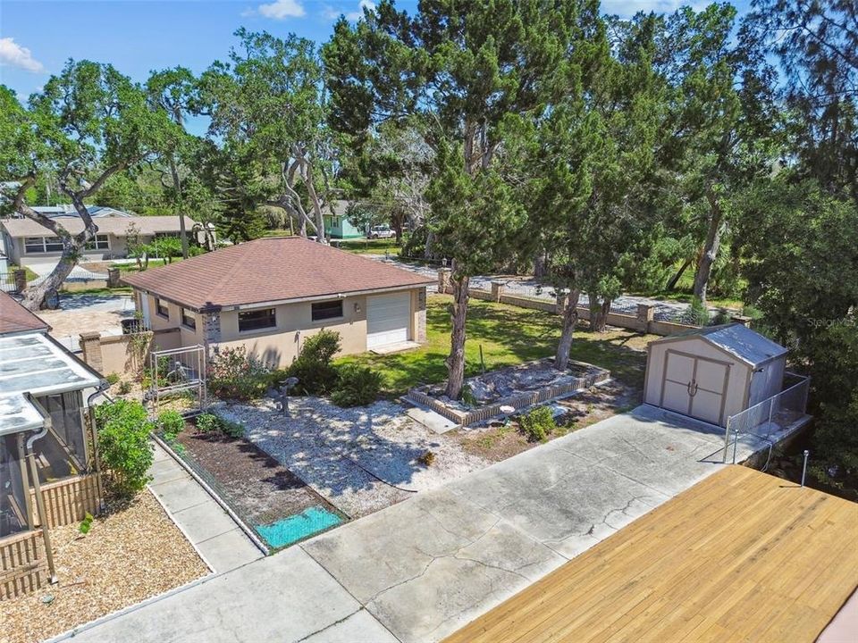 For Sale: $549,500 (2 beds, 2 baths, 1895 Square Feet)