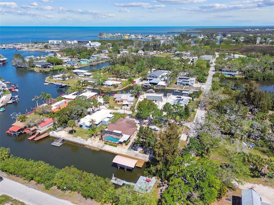 For Sale: $549,500 (2 beds, 2 baths, 1895 Square Feet)