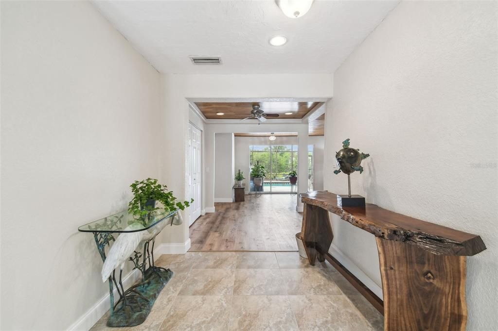 For Sale: $549,500 (2 beds, 2 baths, 1895 Square Feet)
