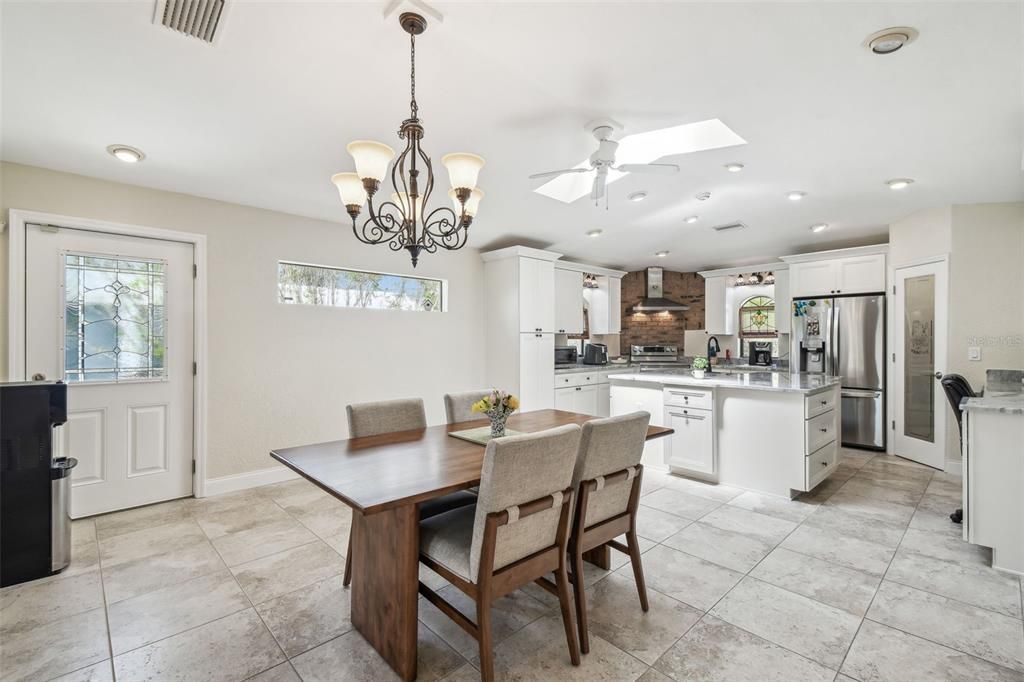 For Sale: $549,500 (2 beds, 2 baths, 1895 Square Feet)