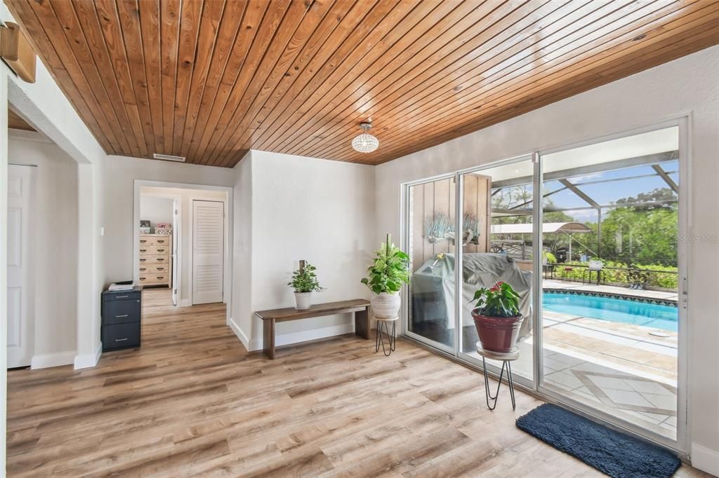 For Sale: $549,500 (2 beds, 2 baths, 1895 Square Feet)