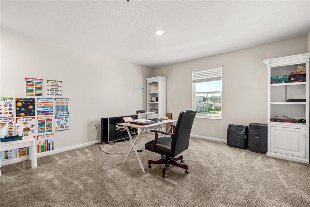 Под контрактом: $96,595 (4 спален, 2 ванн, 2655 Квадратных фут)