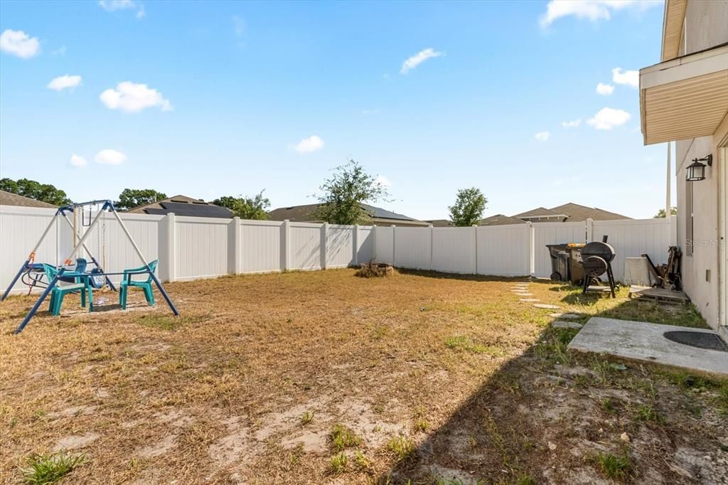 Под контрактом: $96,595 (4 спален, 2 ванн, 2655 Квадратных фут)