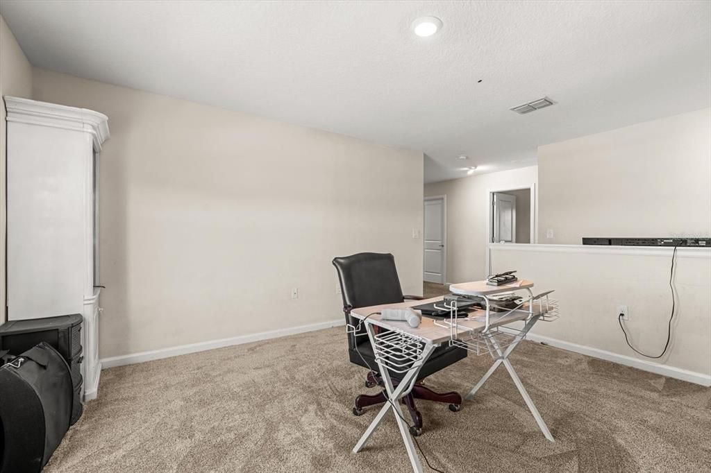 Под контрактом: $96,595 (4 спален, 2 ванн, 2655 Квадратных фут)